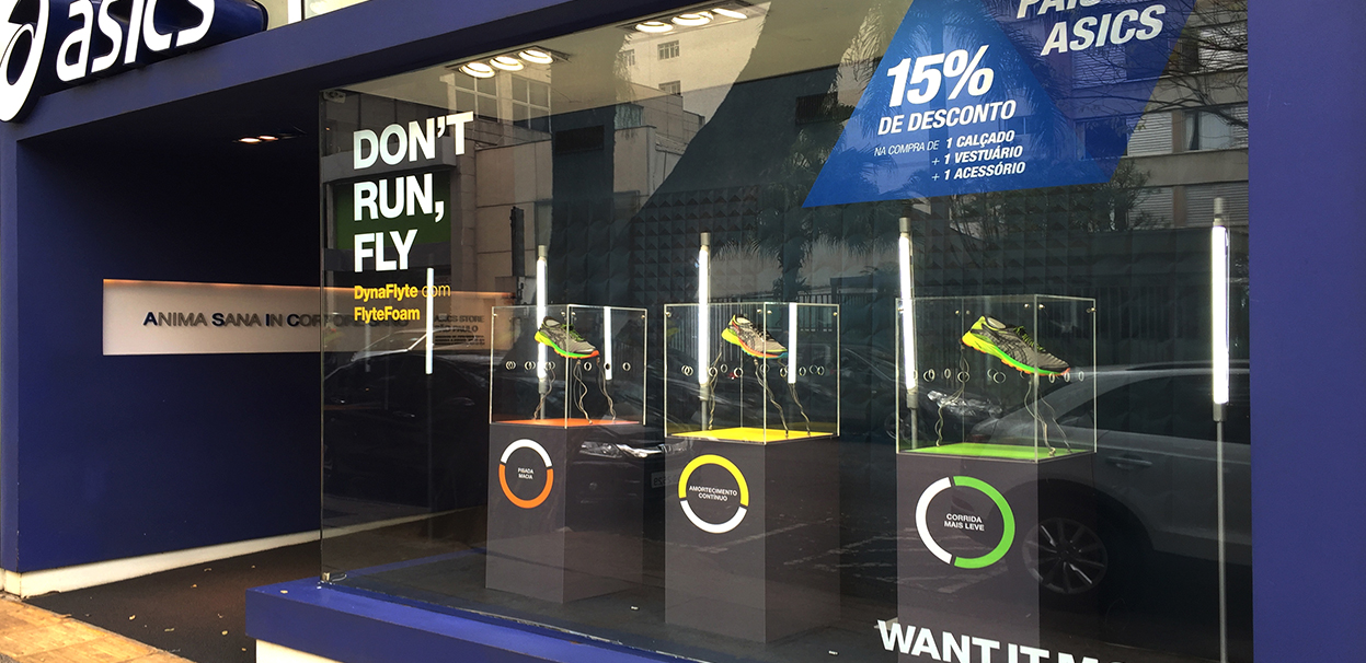 vitrine asics 01.jpg